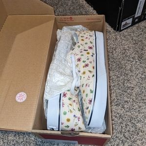 Vans Floral Tennis shoes sz 9